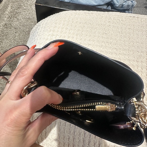 Nwot Mini Town Bucket Bag In Signature Canvas With Vintage Mini Rose Print - Picture 7 of 9